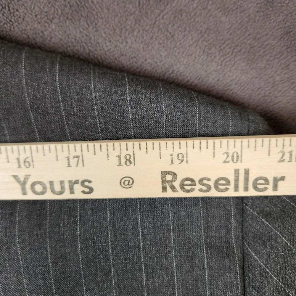 Izod Blazer Mens 44 Long Charcoal Gray Pinstripe 100%‎ Wool Woolmark Suit Jacket